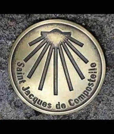 Au Bas De La Forteresse De 호텔
