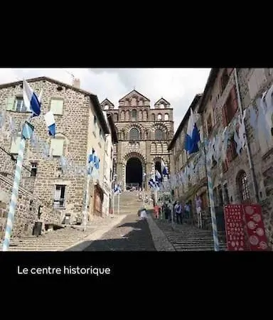 호텔 Au Bas De La Forteresse De 4*